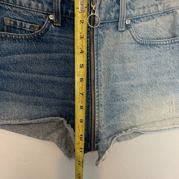 Revice Two Toned Denim Shorts with Wrap Around Zipper Size 26 - Picture 10 of 13